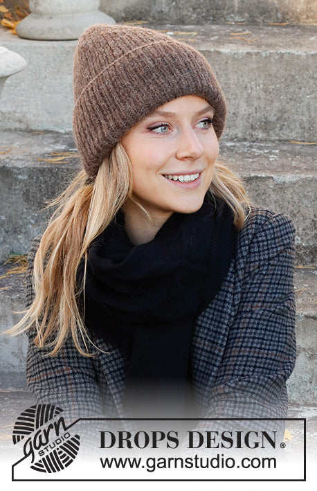 Winter Smiles Hat - hand-knitted with Drops Air