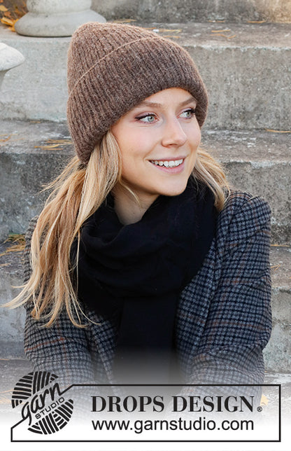 Winter Smiles Hat - hand-knitted with Drops Air