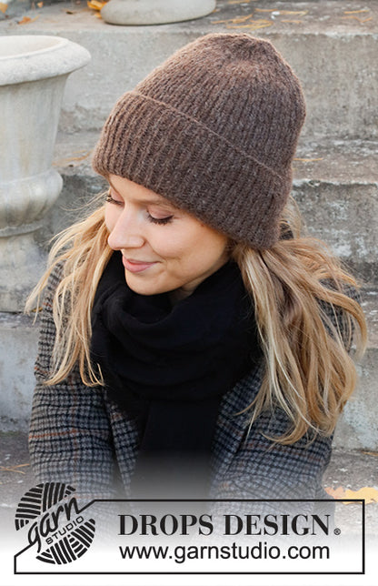 Winter Smiles Hat - hand-knitted with Drops Air